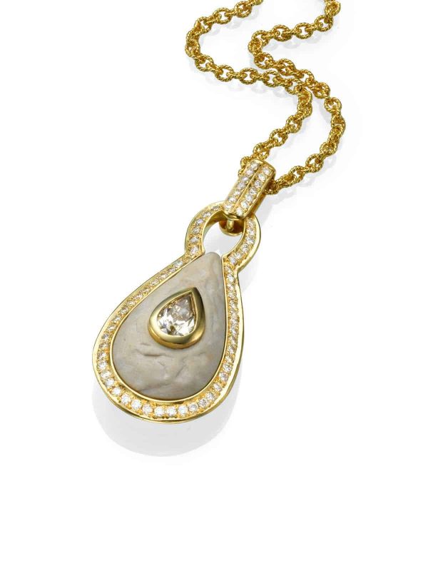 Drop Shaped Diamond Pendant in 18K Rose Gold