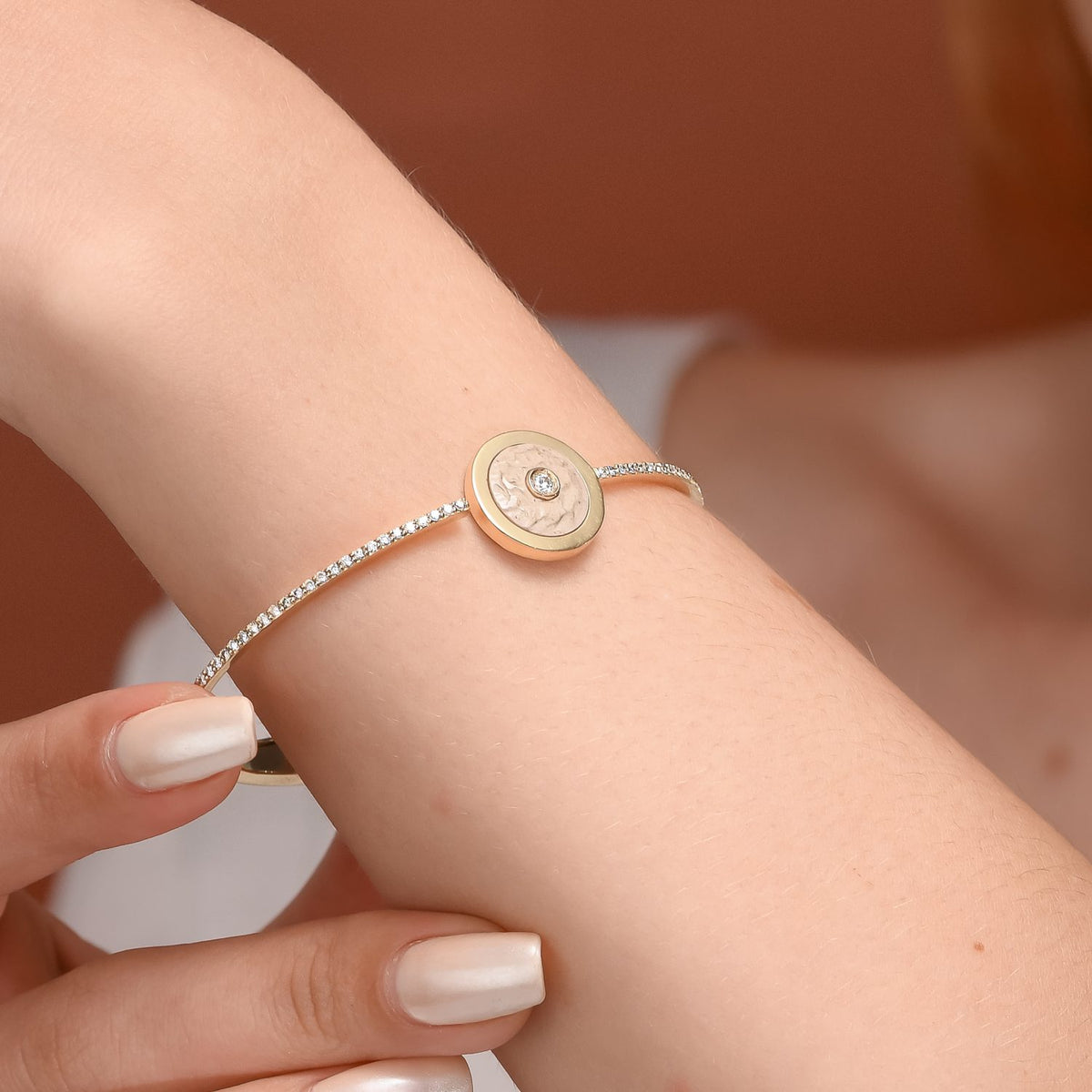 Gold & Diamonds Bracelet, Round Temple Mount Stone