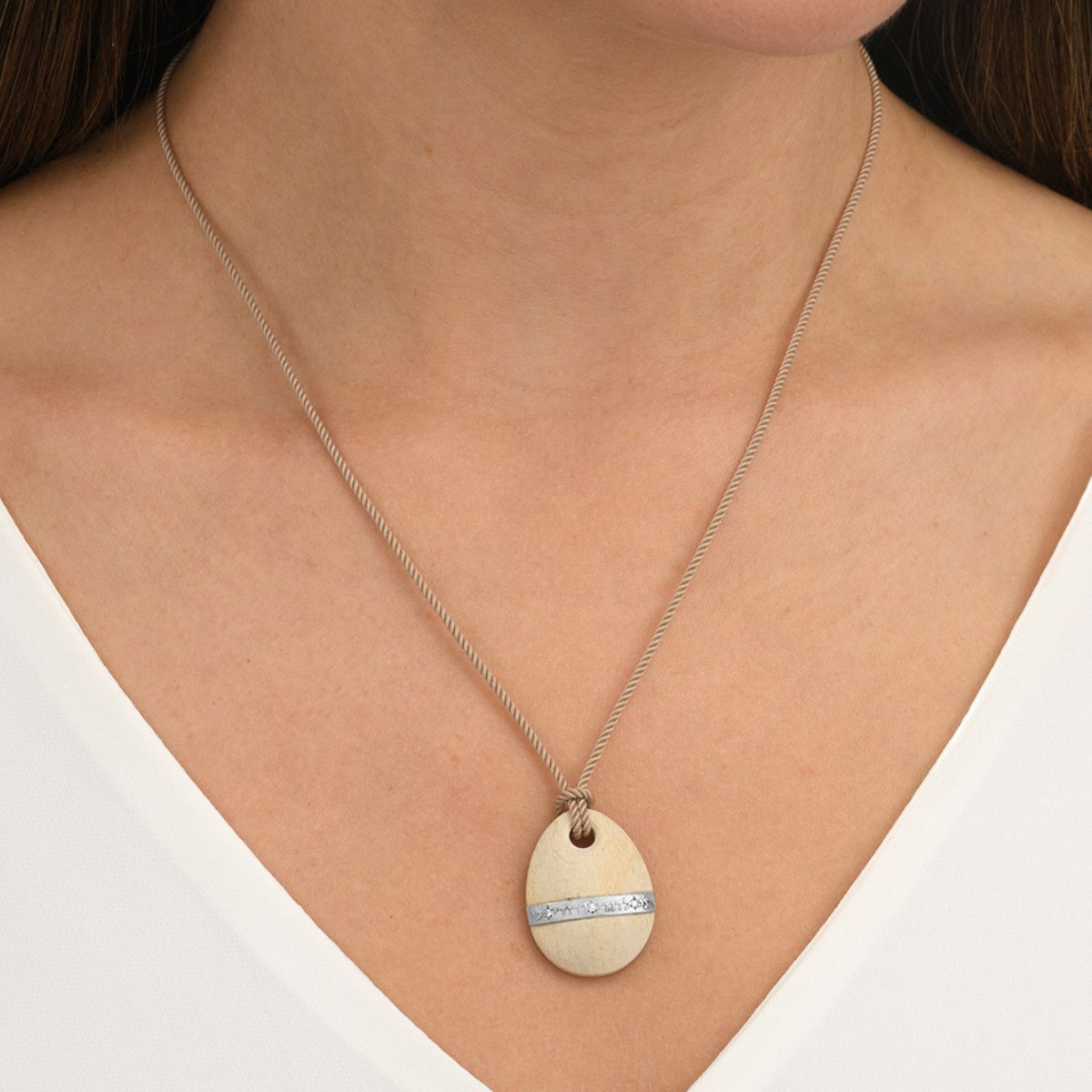 Ani Ledodi Vedodi Li Pendant Gold Diamonds