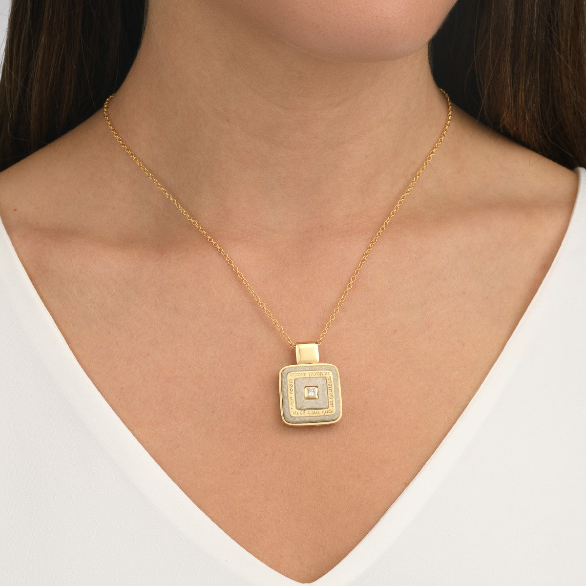 Royal Faith Pendant, Gold and Diamond