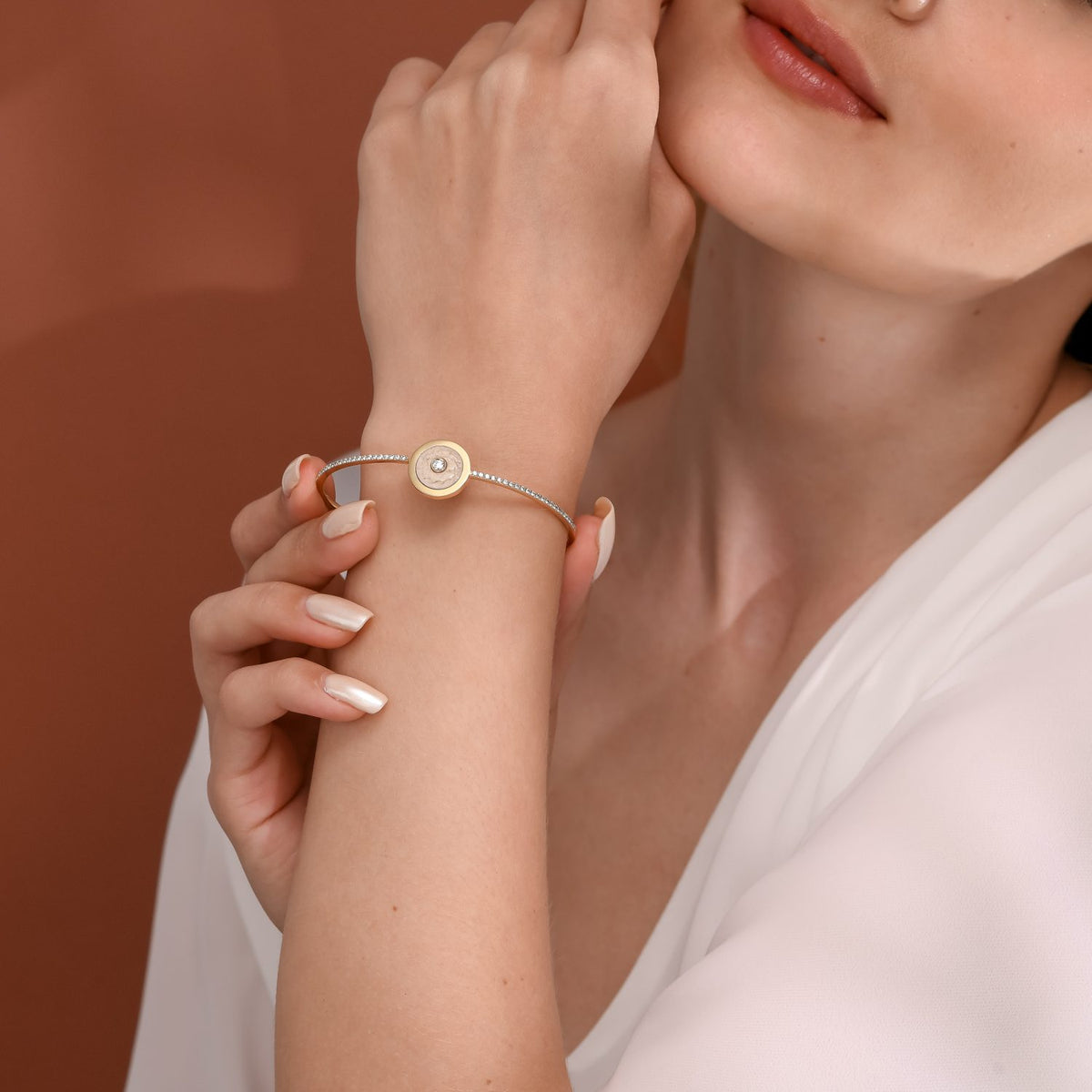 Gold & Diamonds Bracelet, Round Temple Mount Stone