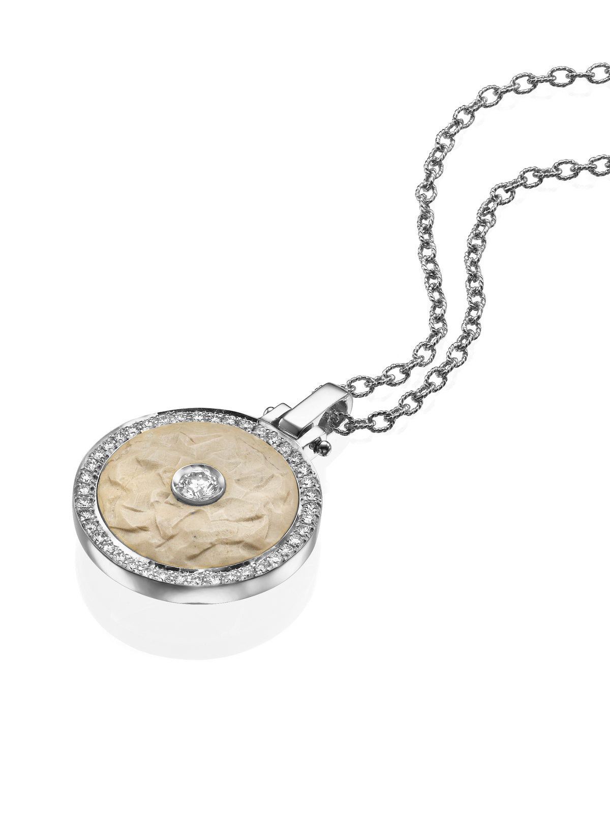 Round Diamond Pendant in 18K White Gold